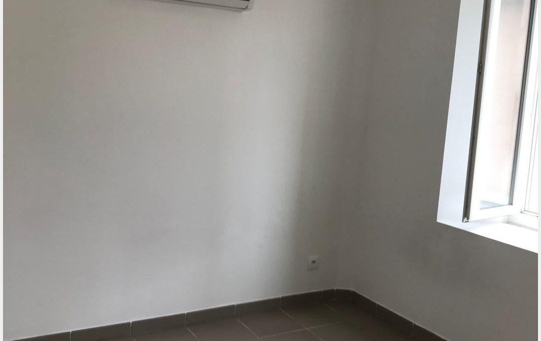 SOLIMMO : Apartment | ALLEGRE-LES-FUMADES (30500) | 70 m2 | 585 € 