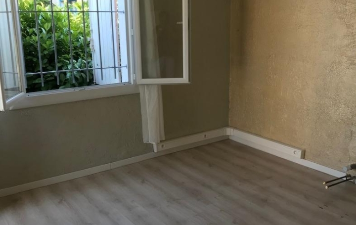 SOLIMMO : Office | SAINT-FLORENT-SUR-AUZONNET (30960) | 50 m2 | 700 € 